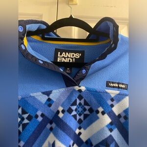 Lands’ End Fleece Pullover medium snaps